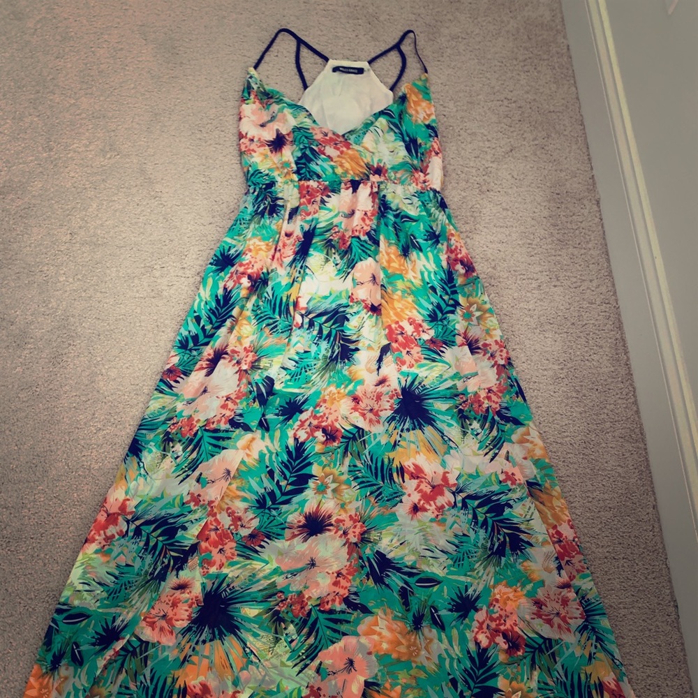 Stunning tropical maxi dress from Saks size med